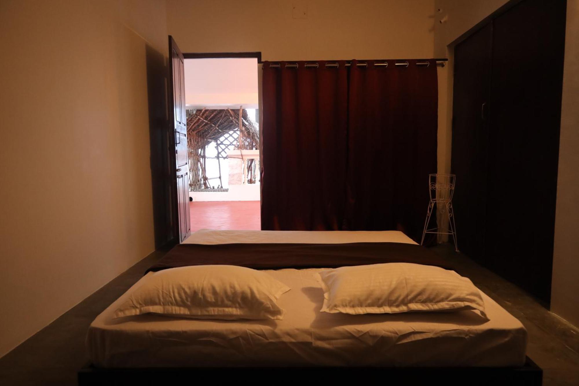 Le Serene Independent Beach Villa Kottakuppam Buitenkant foto